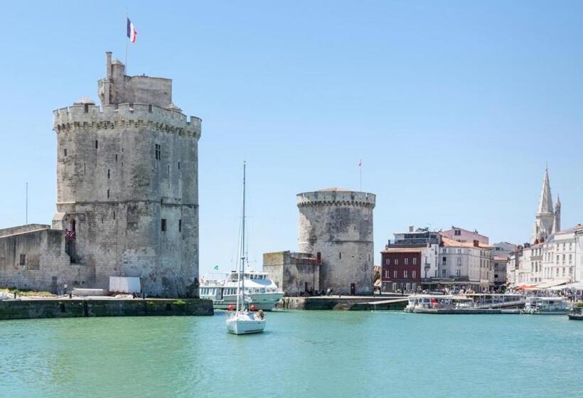 بنسيون Les Vieilles Pierres