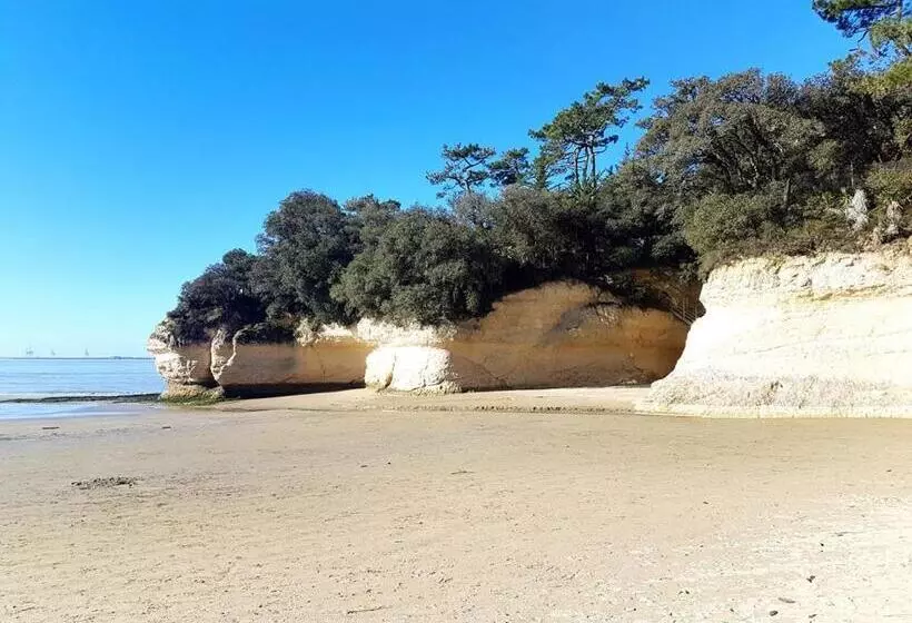 ペンション Les Vieilles Pierres