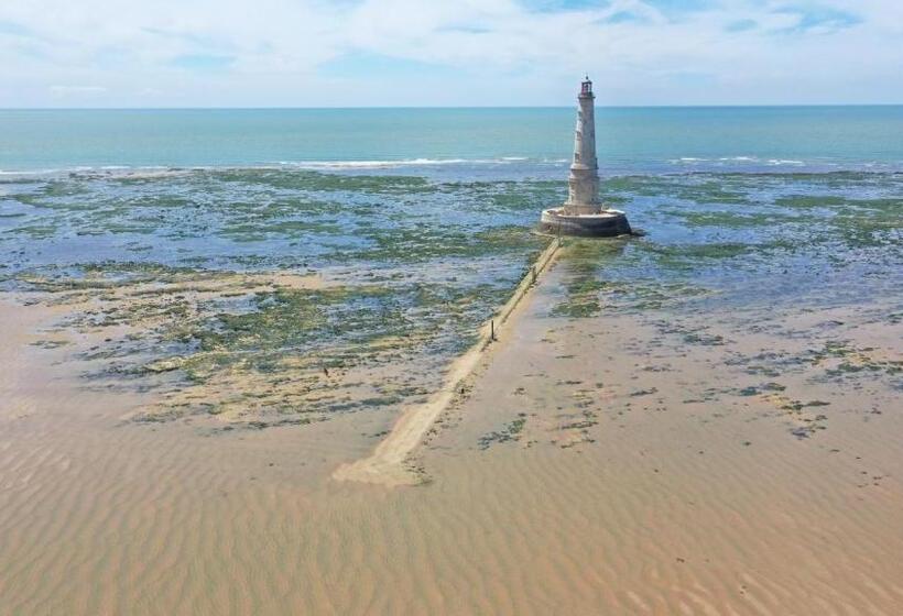 بنسيون Les Vieilles Pierres