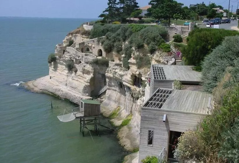 ペンション Les Vieilles Pierres