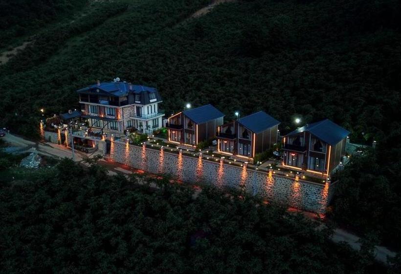 Poison Garden Sui̇te