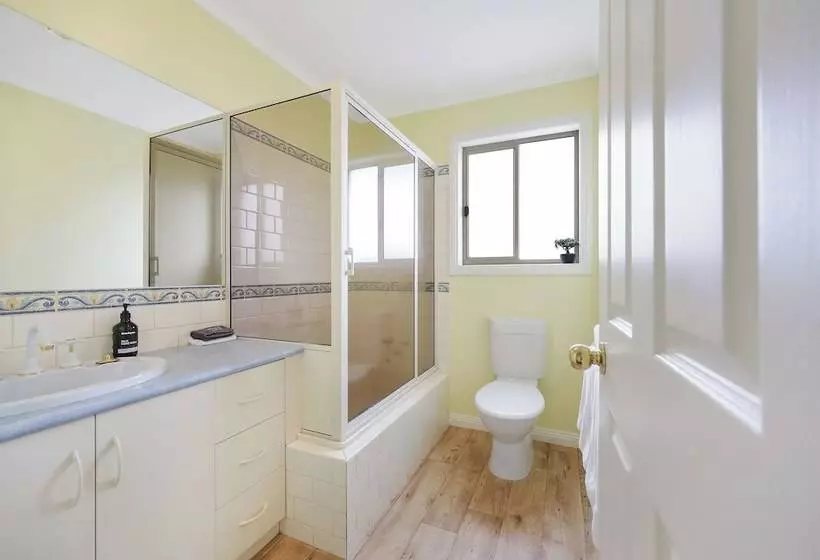 Hamilton Townhouse Motel