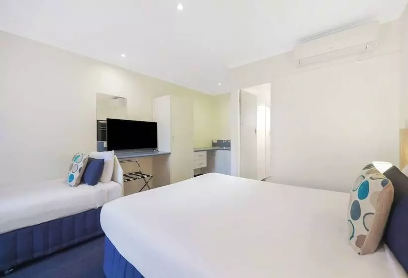 Hamilton Townhouse Motel