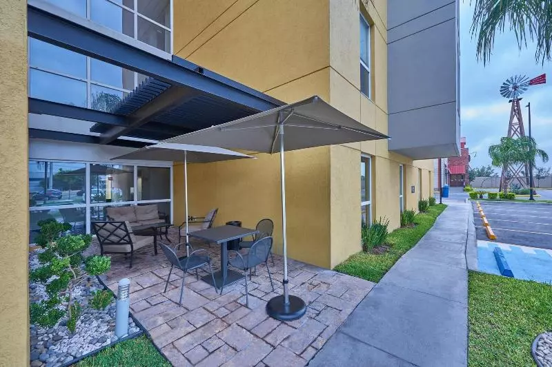 فندق City Express By Marriott Monterrey Norte