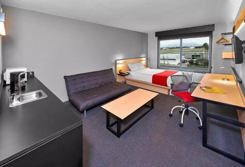 فندق City Express By Marriott Monterrey Norte