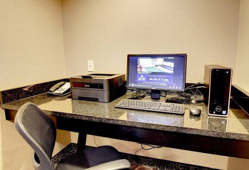 Cobblestone Hotel & Suites Waynesboro