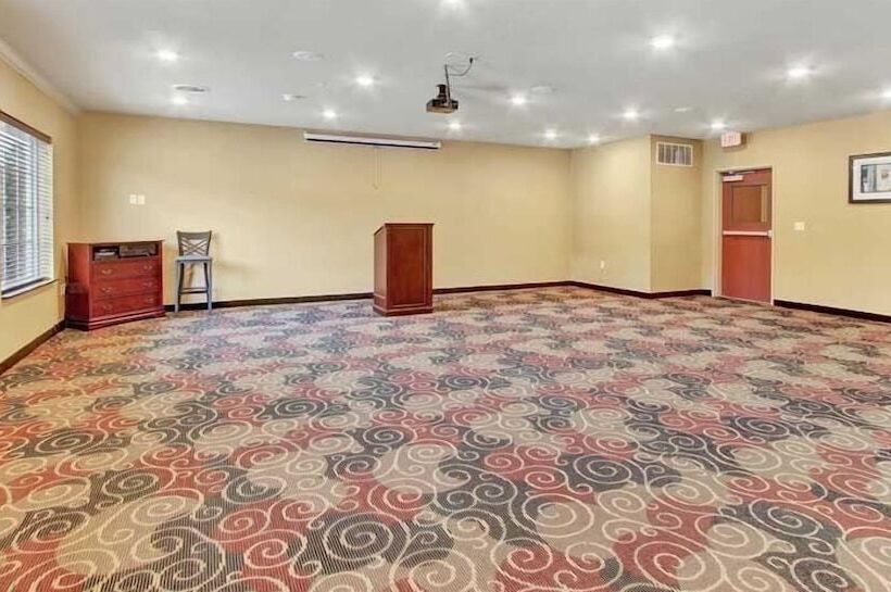 Cobblestone Hotel & Suites Waynesboro