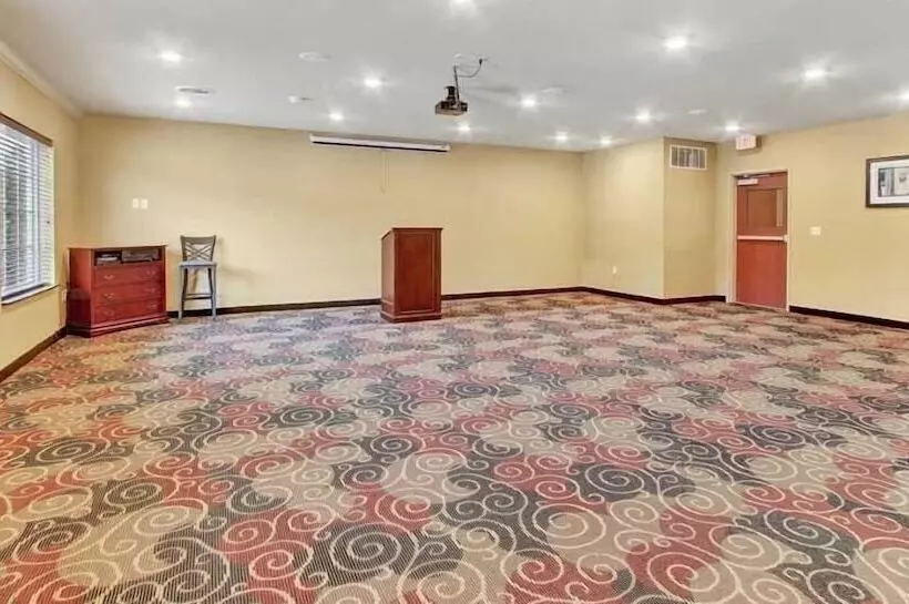 Cobblestone Hotel & Suites   Waynesboro