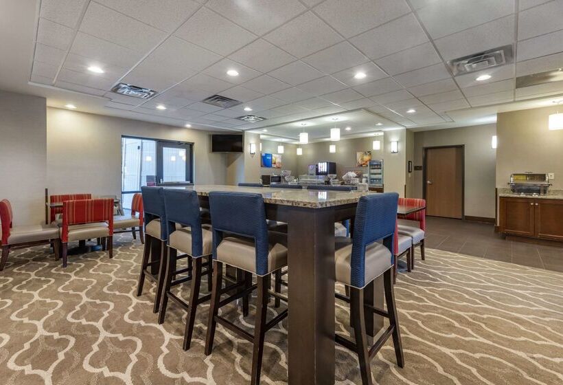 בית מלון כפרי Comfort Suites Bridgeport Clarksburg