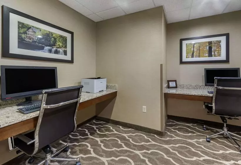 בית מלון כפרי Comfort Suites Bridgeport Clarksburg