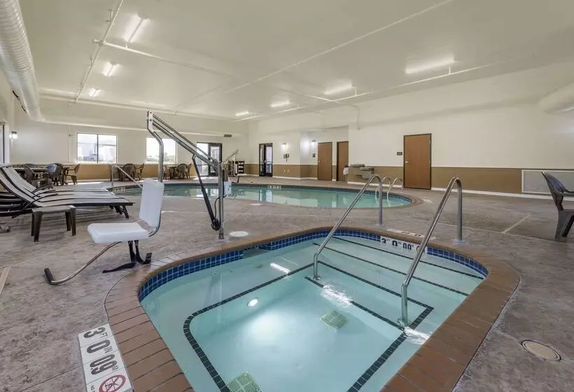 בית מלון כפרי Comfort Suites Bridgeport Clarksburg