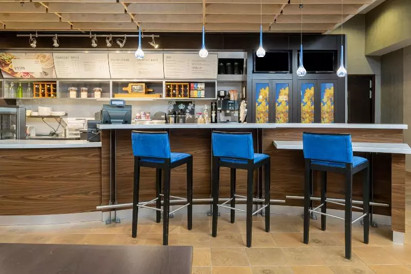 Otel Courtyard By Marriott Asheville Airport