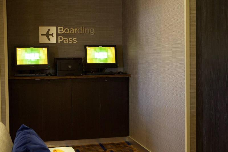 ホテル Courtyard By Marriott Asheville Airport