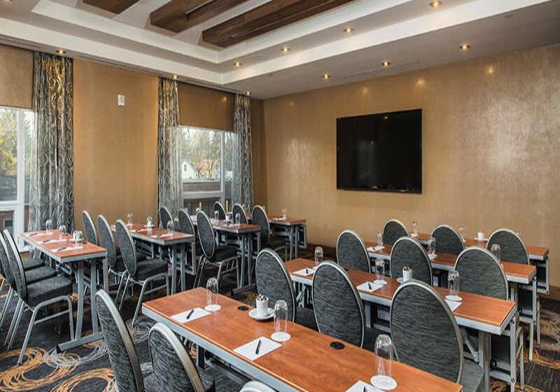 Delta Hotels By Marriott Waterloo