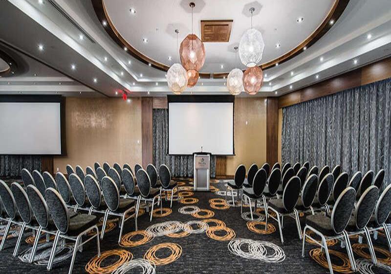 Delta Hotels By Marriott Waterloo