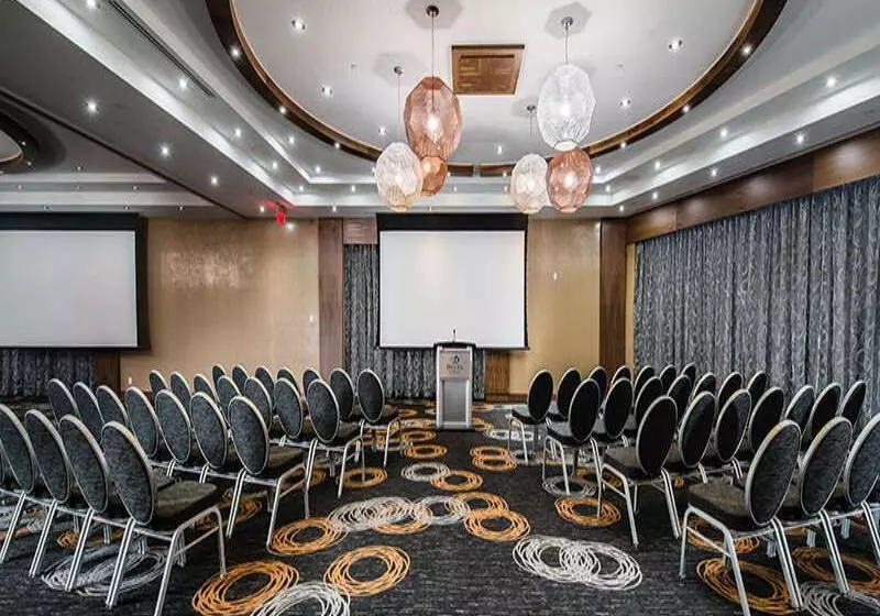 Delta Hotels By Marriott Waterloo