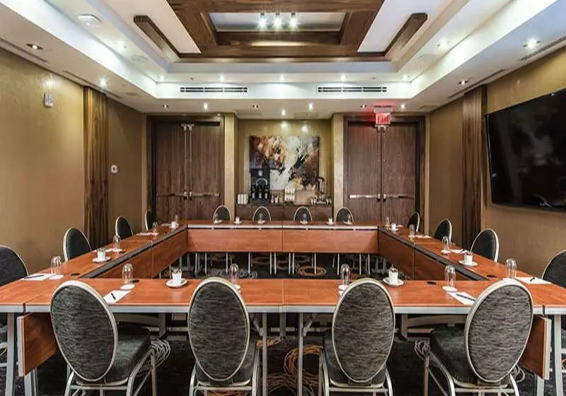 Delta Hotels By Marriott Waterloo