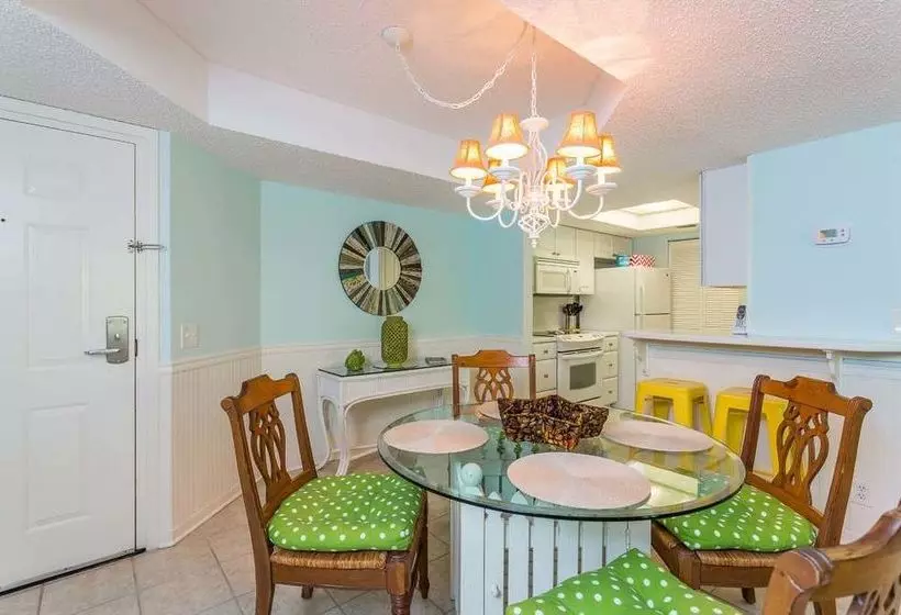 ホテル Hodnett Cooper's Beach Club