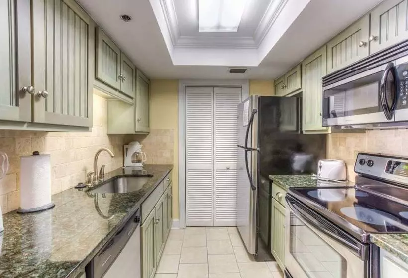 ホテル Hodnett Cooper's Beach Club