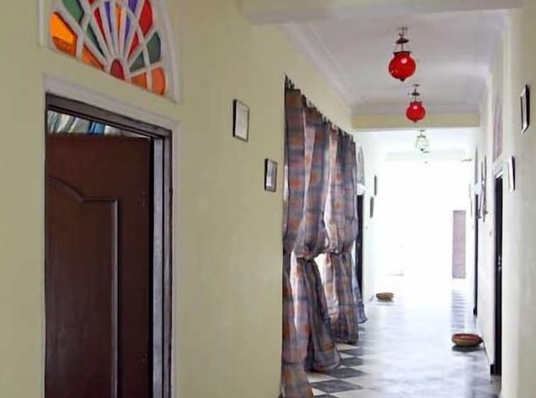 ホテル Janak Palace