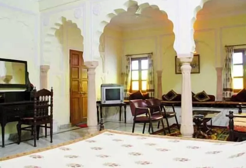 בית מלון כפרי Janak Palace