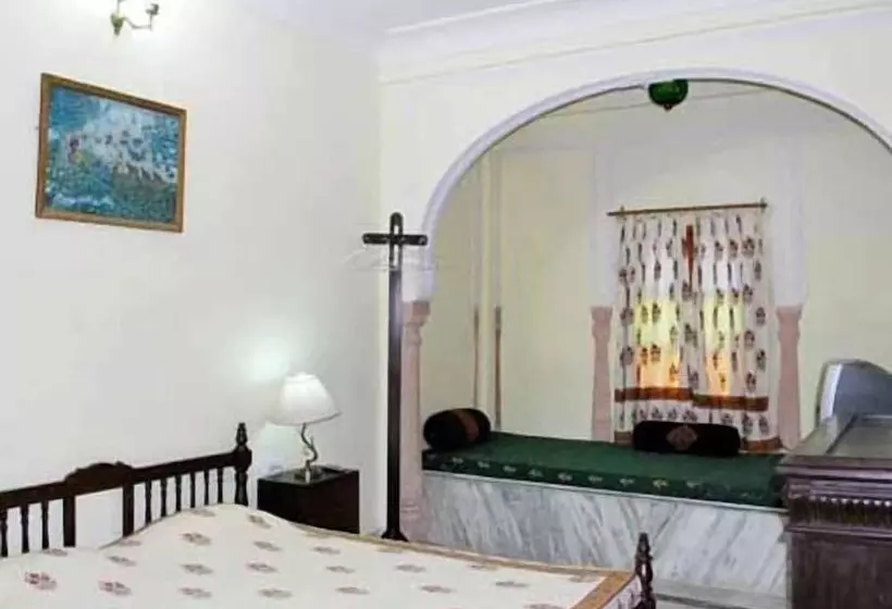 בית מלון כפרי Janak Palace