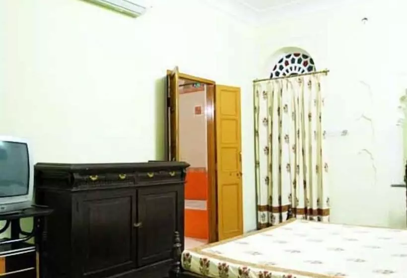 בית מלון כפרי Janak Palace