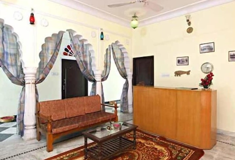 ホテル Janak Palace