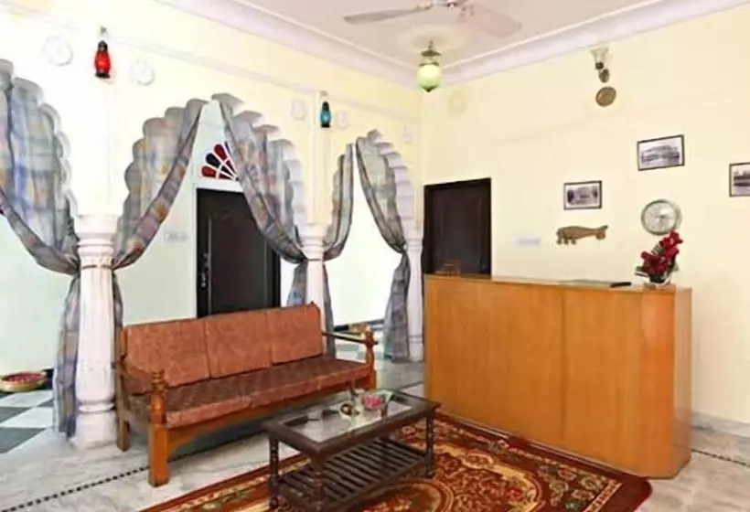 בית מלון כפרי Janak Palace