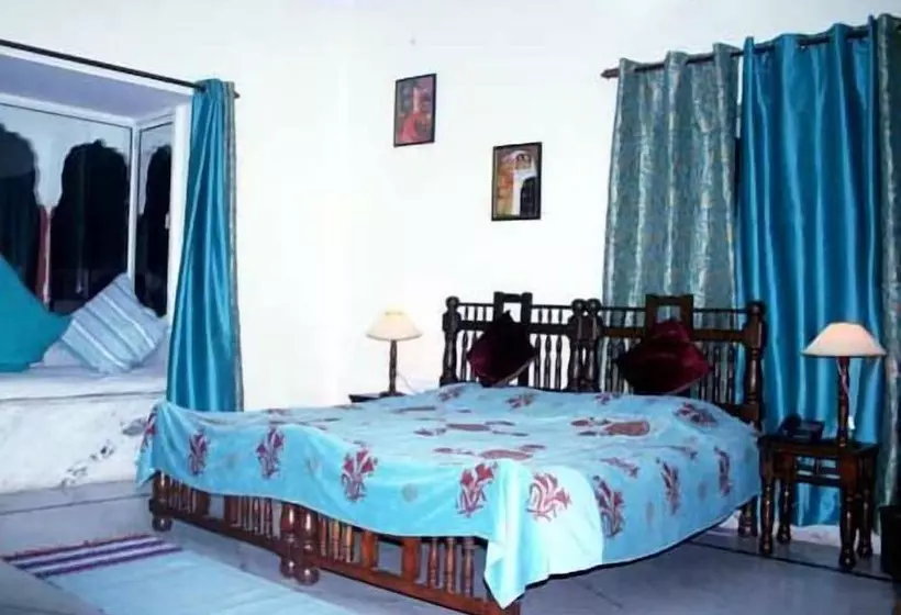 בית מלון כפרי Janak Palace