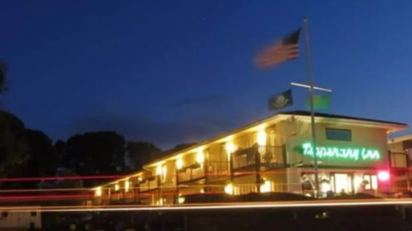 ホテル Kenny's Tipperary Inn