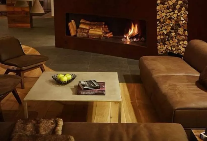 Montana Lodge & Spa, By R Collection Hotels