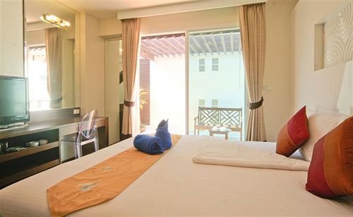 בית מלון כפרי Nirundorn Resort Chaam