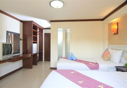 בית מלון כפרי Nirundorn Resort Chaam