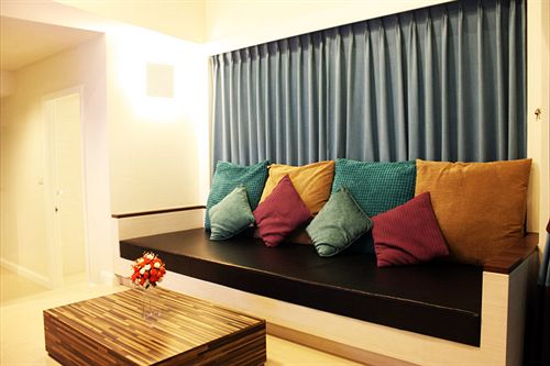 בית מלון כפרי Nirundorn Resort Chaam