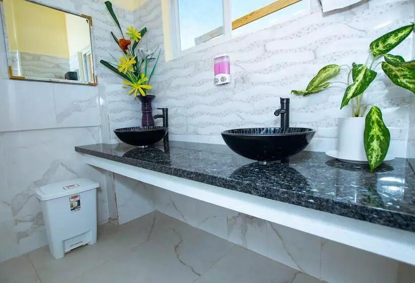 هتل Point Salines