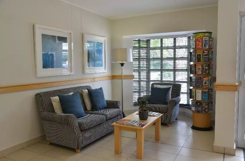 בית מלון כפרי Road Lodge Cape Town International Airport