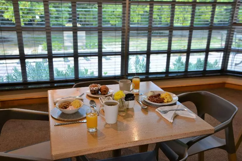 בית מלון כפרי Road Lodge Cape Town International Airport