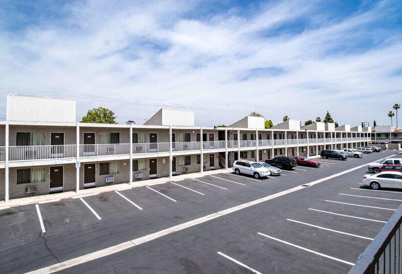 בית מלון כפרי Studio 6 Cypress, Ca