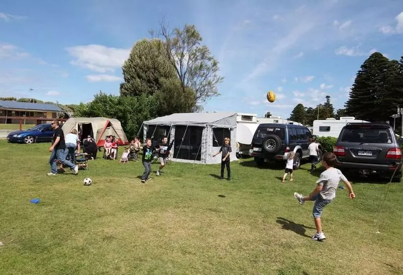 فندق Surfside Holiday Park