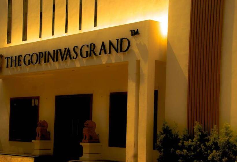 ホテル The Gopinivas Grand