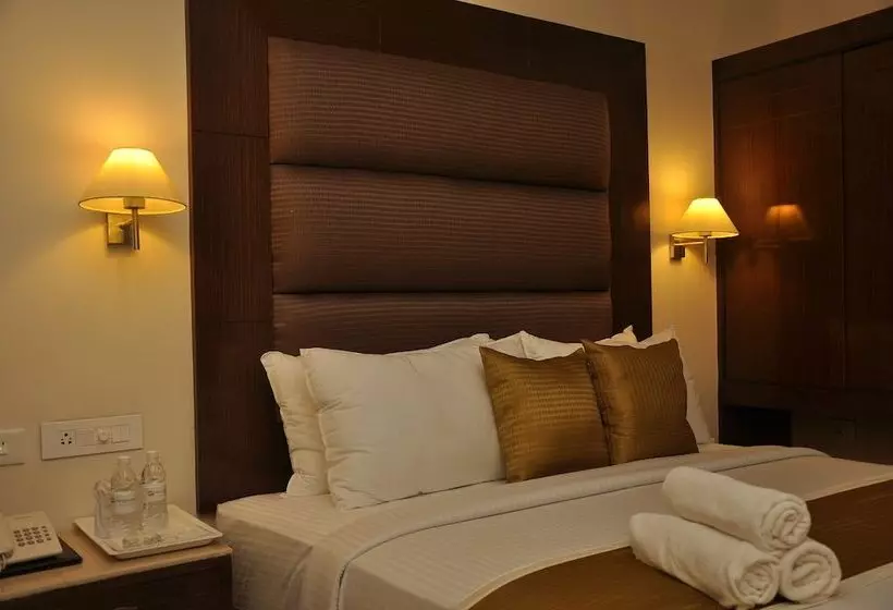 ホテル The Gopinivas Grand