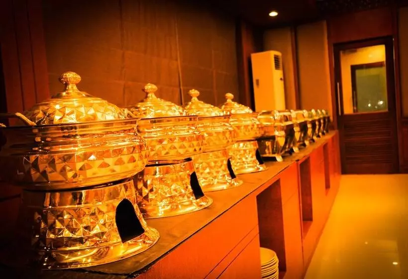 ホテル The Gopinivas Grand