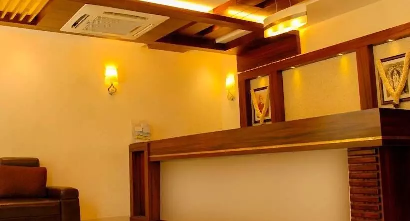 ホテル The Gopinivas Grand