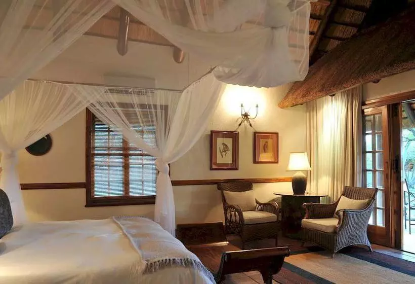 هتل Thornybush Waterside Lodge