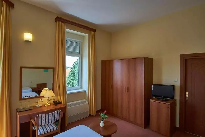 ホテル Vila Ružica Glavna Zgrada I Depandanse