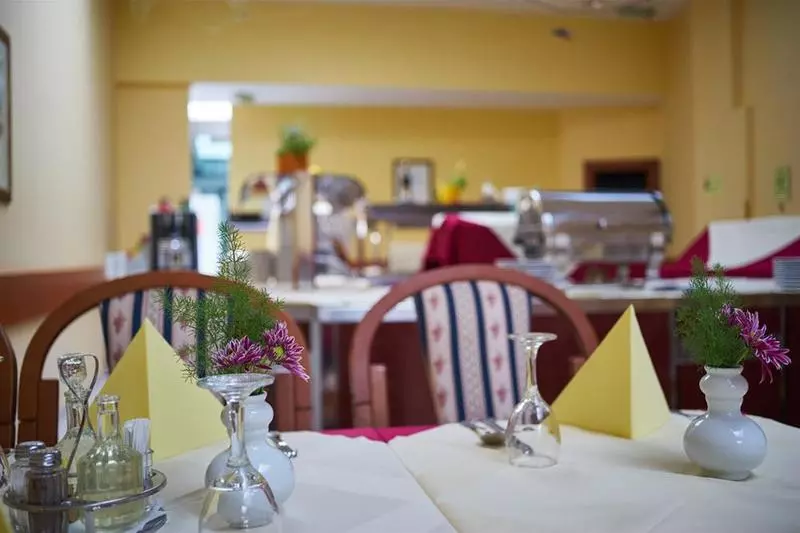 ホテル Vila Ružica Glavna Zgrada I Depandanse