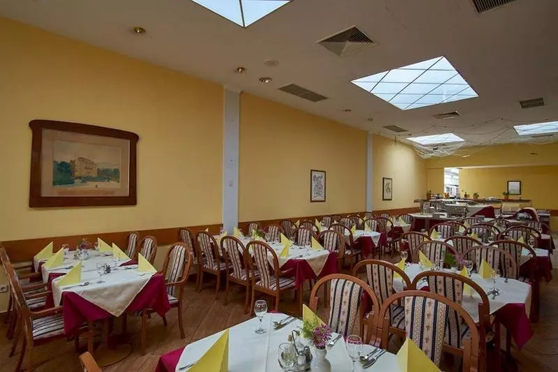 ホテル Vila Ružica Glavna Zgrada I Depandanse