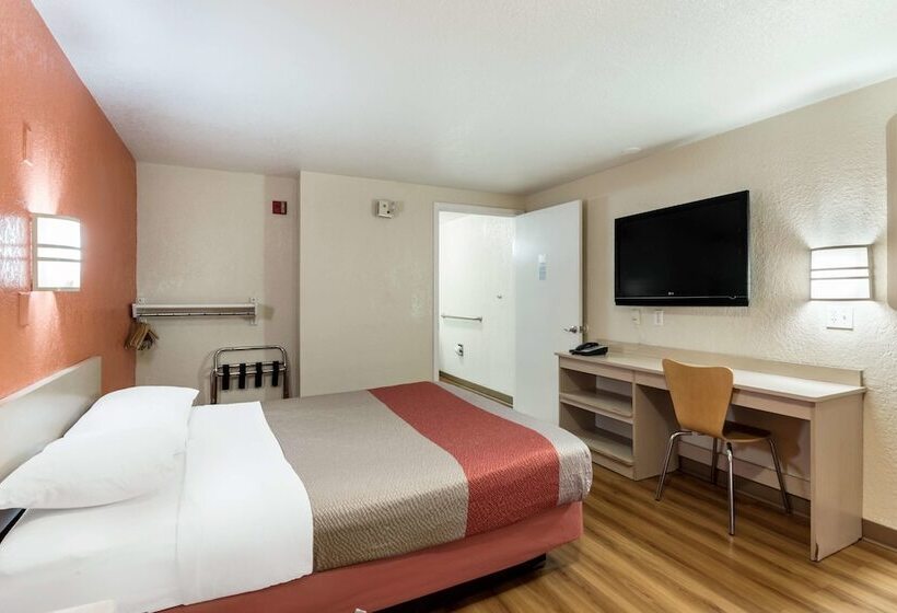 Motel 6 Newport News, Va