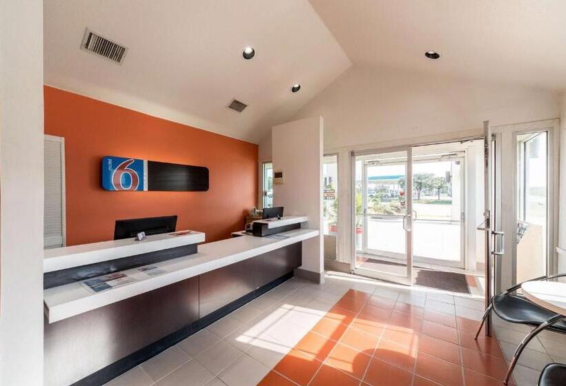 Motel 6 Seguin Tx